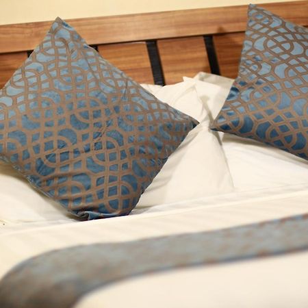 Chamiachi Hotel & Apartments Bamburi Exteriör bild