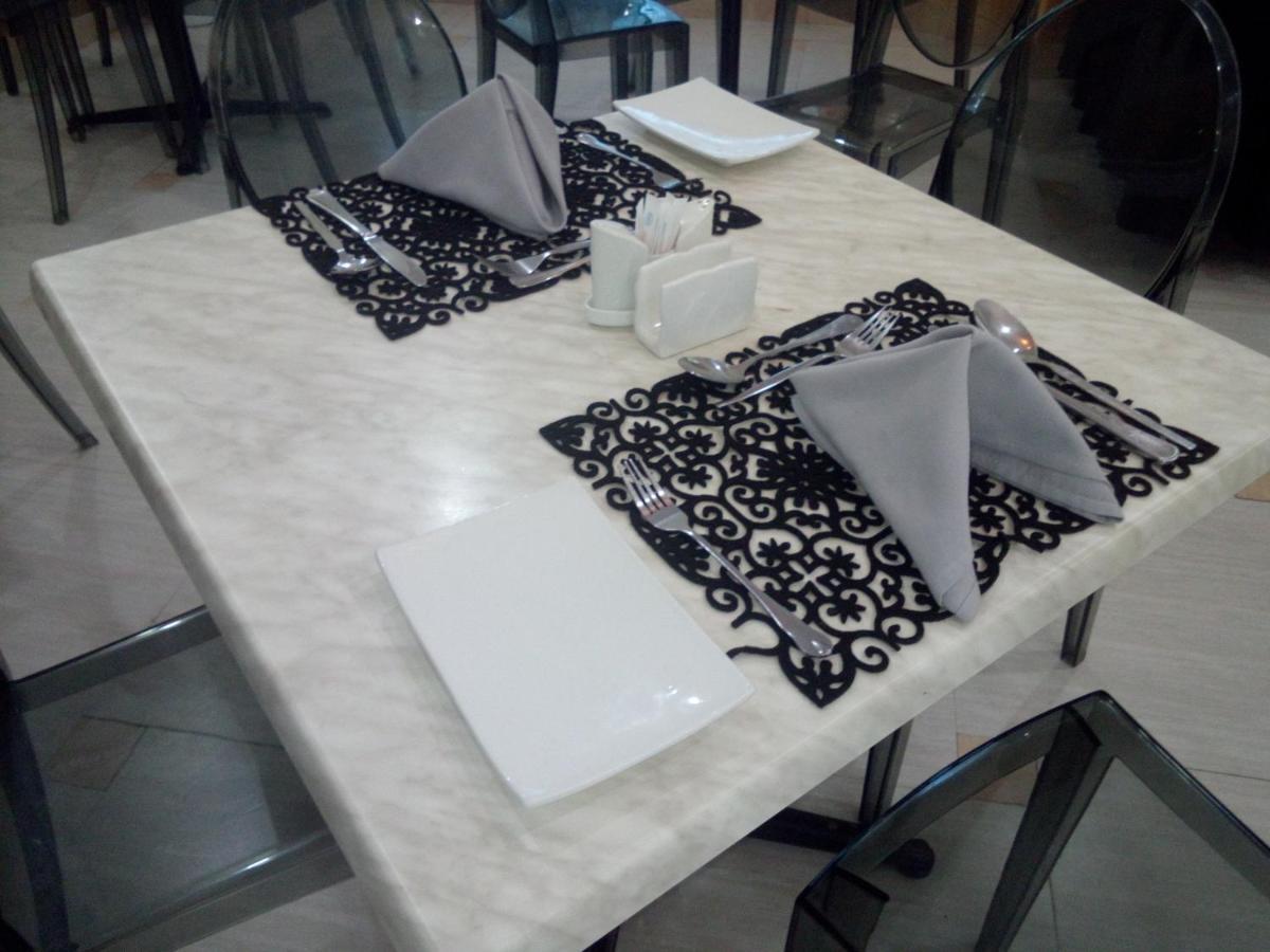 Chamiachi Hotel & Apartments Bamburi Exteriör bild