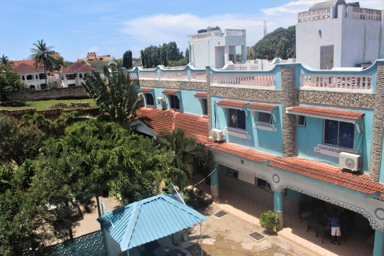 Chamiachi Hotel & Apartments Bamburi Exteriör bild