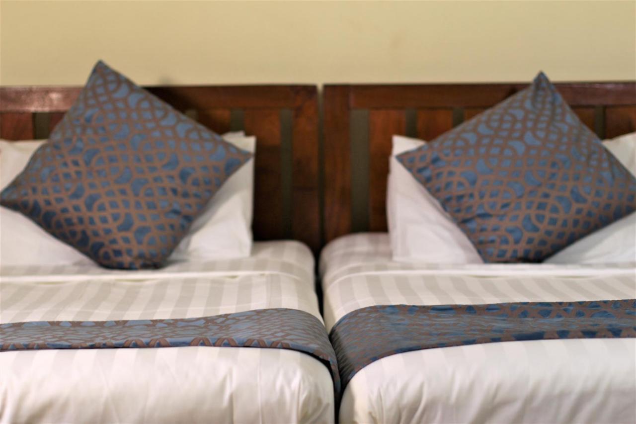 Chamiachi Hotel & Apartments Bamburi Exteriör bild