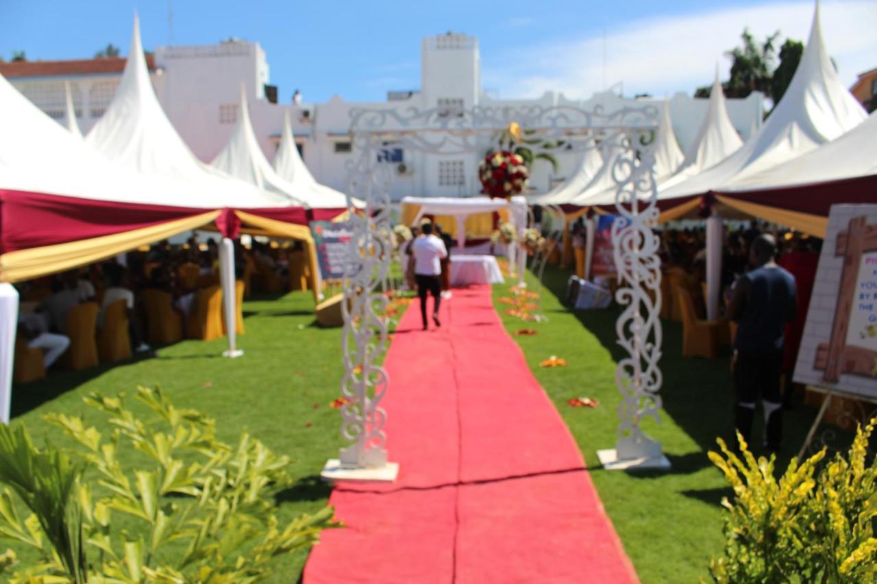 Chamiachi Hotel & Apartments Bamburi Exteriör bild