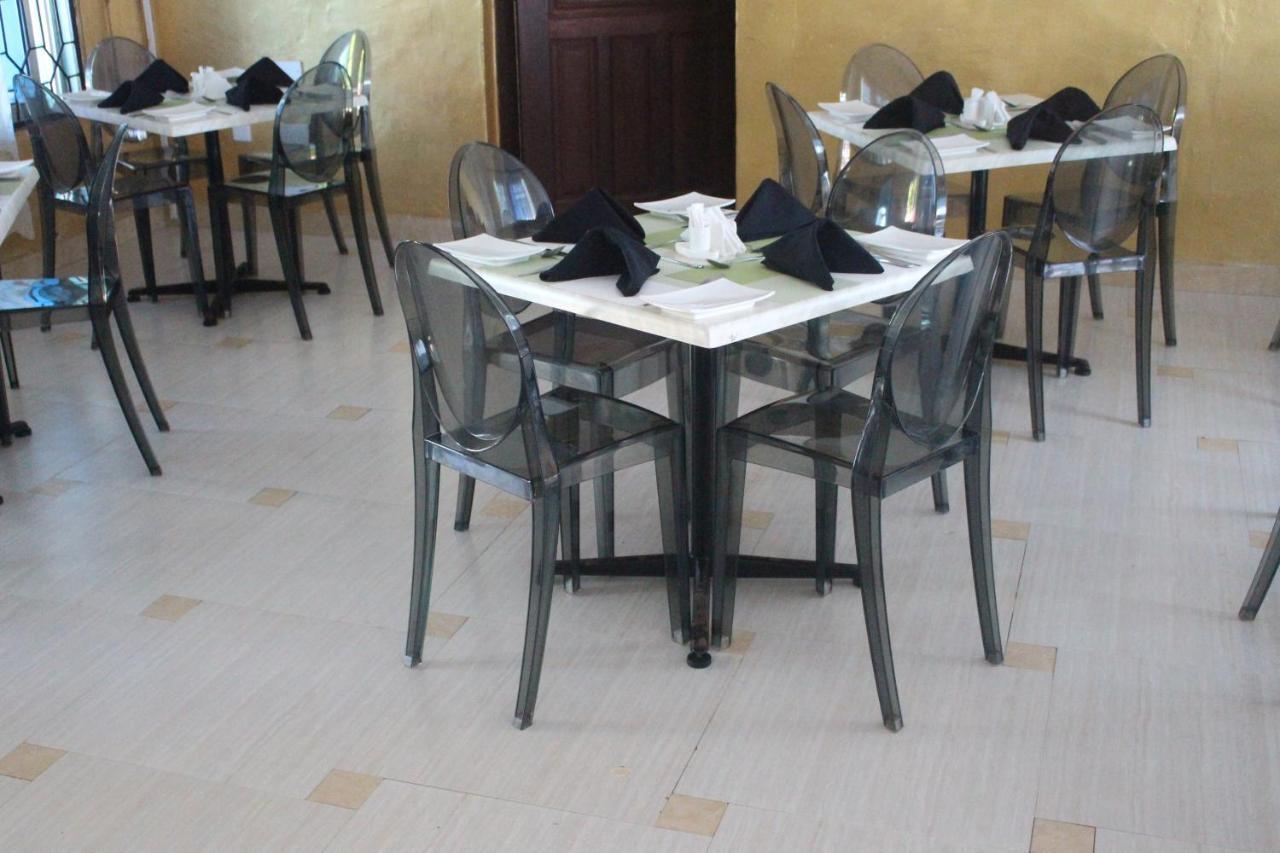 Chamiachi Hotel & Apartments Bamburi Exteriör bild