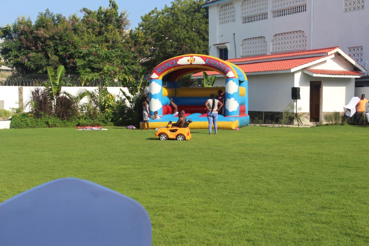 Chamiachi Hotel & Apartments Bamburi Exteriör bild