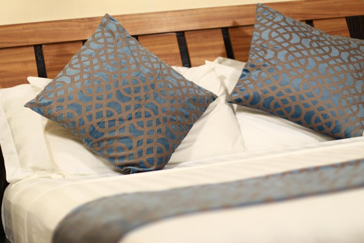 Chamiachi Hotel & Apartments Bamburi Exteriör bild