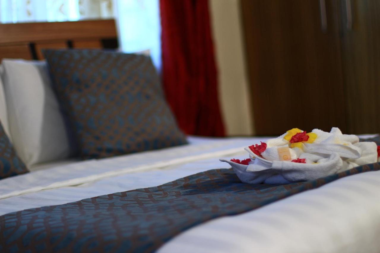 Chamiachi Hotel & Apartments Bamburi Exteriör bild
