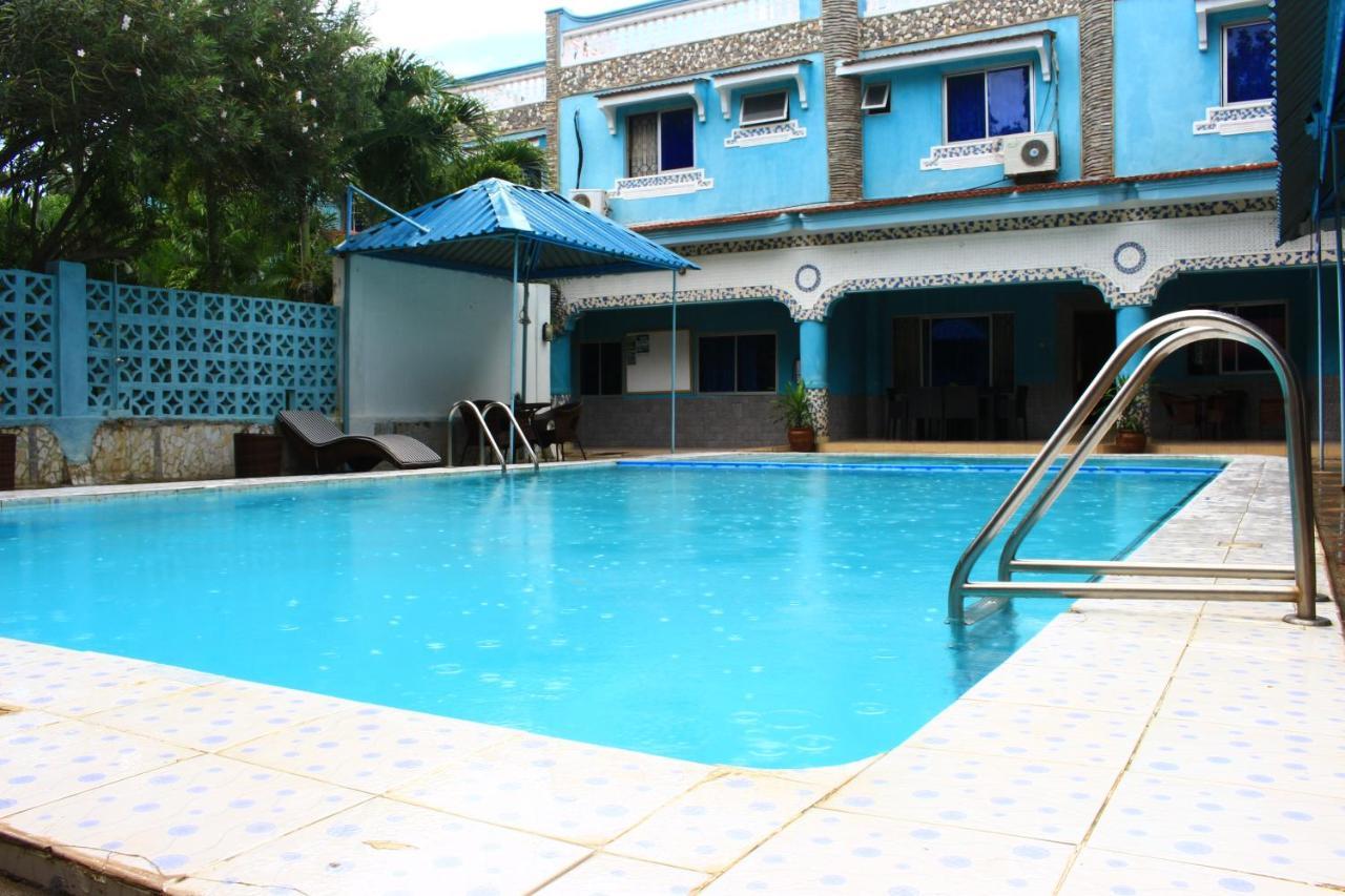 Chamiachi Hotel & Apartments Bamburi Exteriör bild